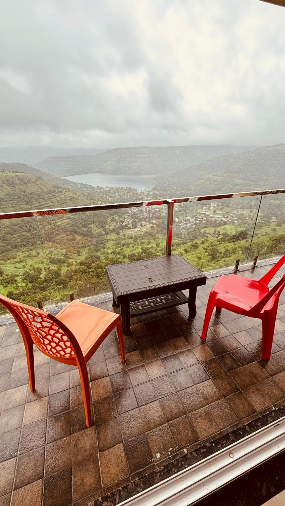Paramount 3 Ac Bedrooms Hall Garden With Lake View Panchgani Eksteriør bilde