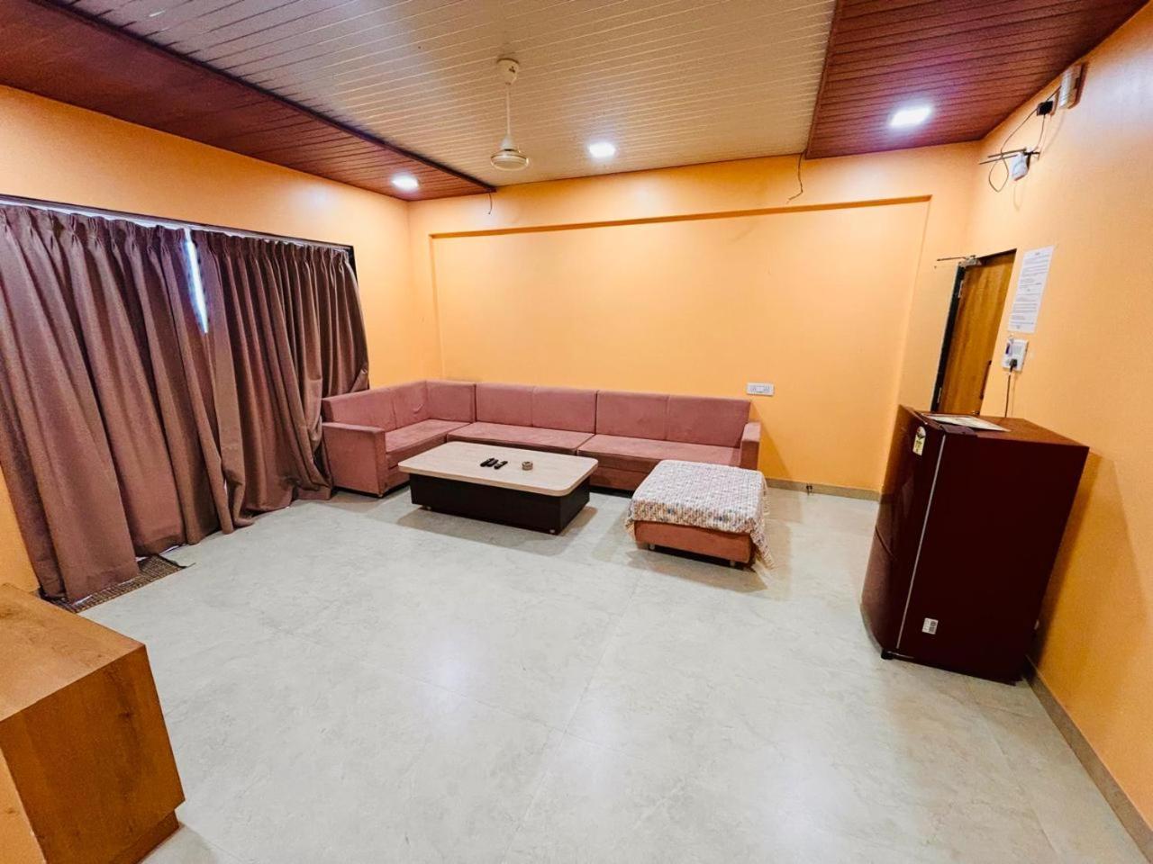 Paramount 3 Ac Bedrooms Hall Garden With Lake View Panchgani Eksteriør bilde
